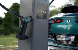 BYD FLASH charger, 2026, charging DENZA Z9 GT